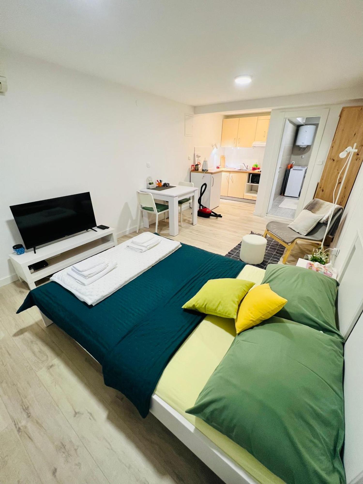 Central Moon Apartment No.2 Split Bagian luar foto
